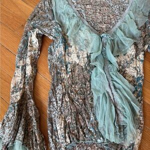 Women's Ruffled V-Neck Long Sleeve Top in Sage Green and Taupe